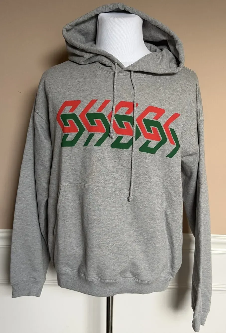 Gucci Chain Print Logo Hooded Sweatshirt Gray Hoodie Men’s Medium 715911 NWT